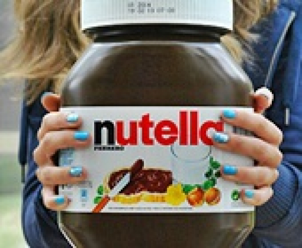 9 kiló cukrot és 5 kiló zsírt etet meg a Nutella a focilabdára vágyó gyerekekkel