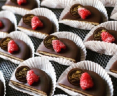 Gener&aacute;ci&oacute;v&aacute;lt&aacute;s &eacute;s &uacute;j &uuml;zlet a Szamos Marcip&aacute;nn&aacute;l