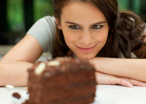 Állandóan édesség után sóvárogsz? 5 egészségügyi probléma, amit így jelez a szervezet