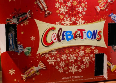 &Eacute;dess&eacute;g-botr&aacute;ny: a Bounty csoki miatt kit&ouml;rt az &bdquo;adventi forradalom&rdquo;