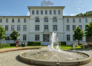 Csokol&aacute;d&eacute;&eacute;lm&eacute;nypark &eacute;p&uuml;l Sv&aacute;jcban